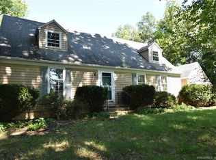 79 Hampton Rd, Pomfret Center, CT 06259