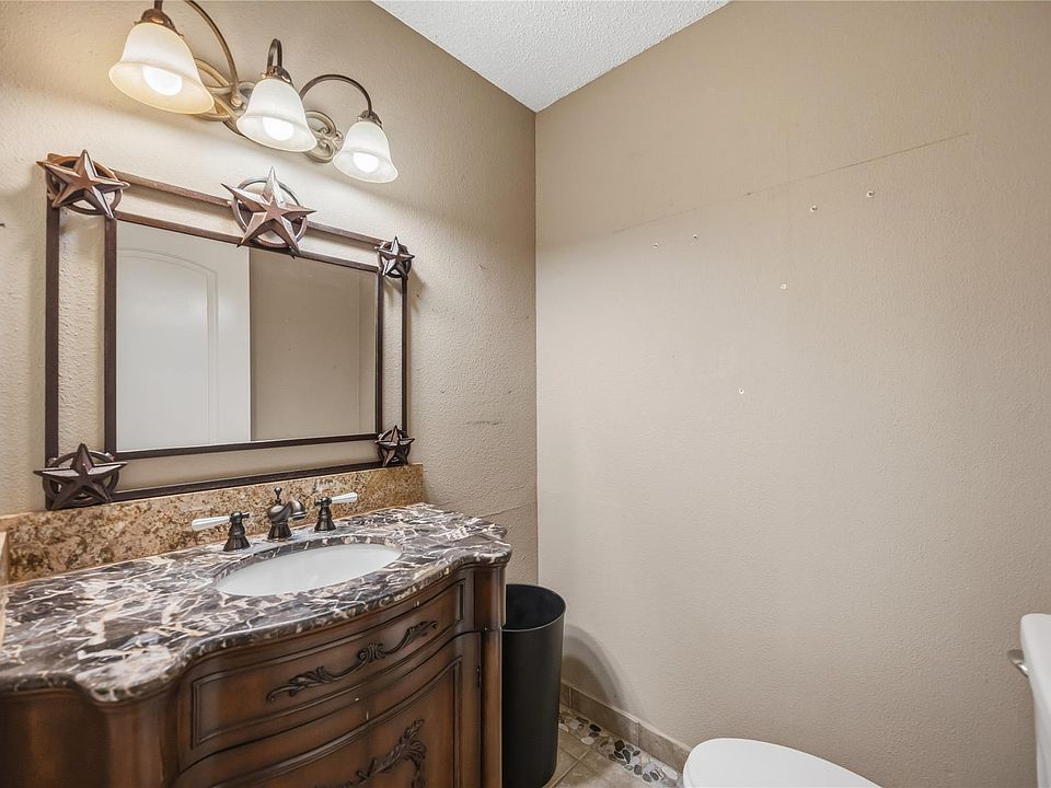 1st image of 422 Rice Ave