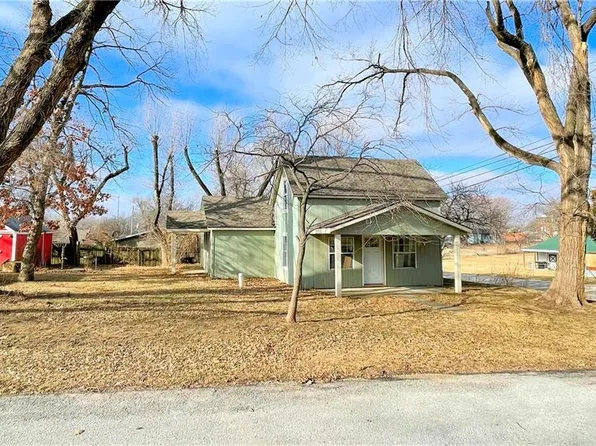 12129 Leavenworth Rd, Kansas City, KS 66109