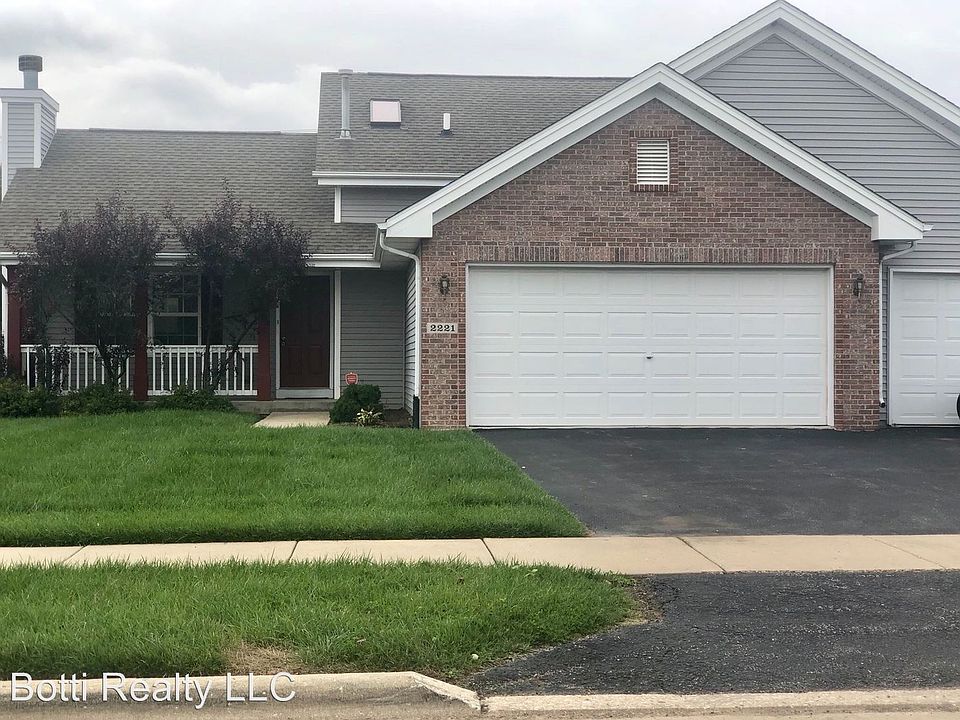 1st image of 2221 Maxine Ln