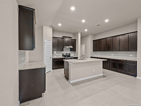 5th image of 8118 Champion Creek