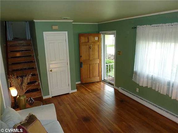 3rd image of 647 Faye St