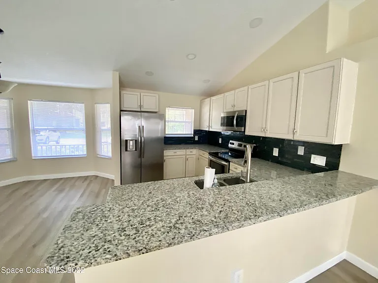 2435 Palisades Dr SE — Photo 10