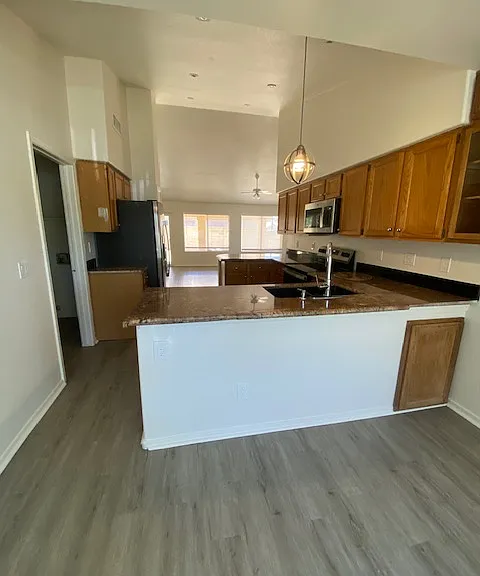1125 N Pheasant Dr — Photo 3