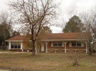 100 Armstrong St, Headland, AL 36345