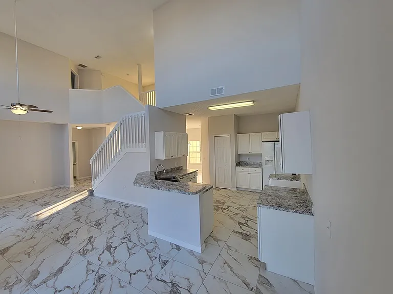 1907 Escambia Ln — Photo 6