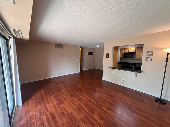 3rd image of 907 S Williams St APT 106
