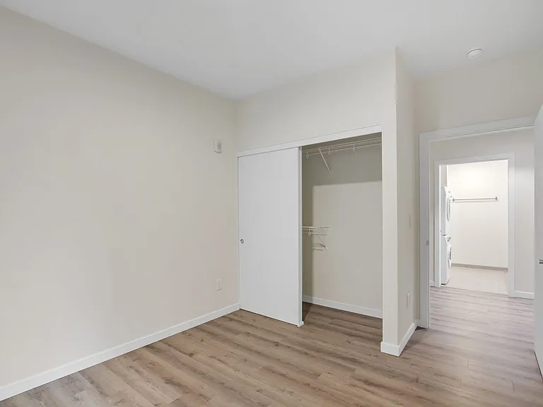 Ellie Jean Apartments — Photo 24
