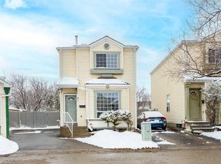31 E Coventry Ln NE, Calgary, AB T3K 4G4