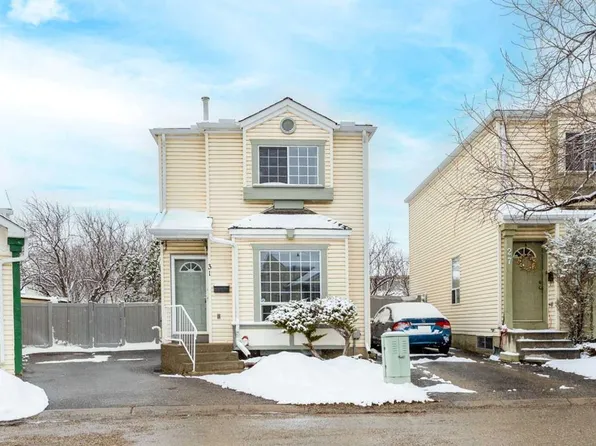 31 E Coventry Ln NE, Calgary, AB T3K 4G4