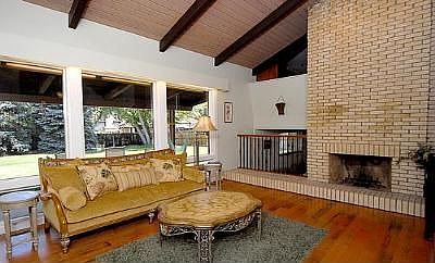 Formal L R w/ Vaulted Ceiling