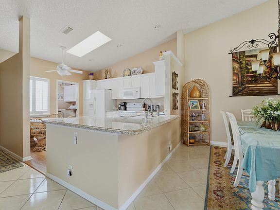 3rd image of 6375 Mill Pointe Circle
