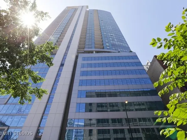 303 W Ohio St #3805, Chicago, IL 60610