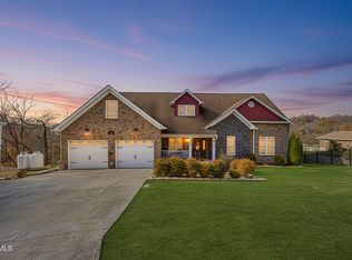 1404 Van Oaks Dr, Kingsport, TN 37665