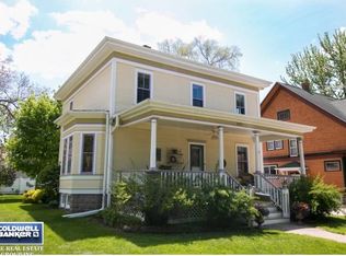 302 W Beacon Ave, New London, WI 54961