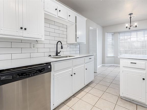3rd image of 308 S Morgan Dr