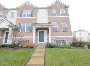 1686 Dogwood Ln, Hanover Park, IL 60133