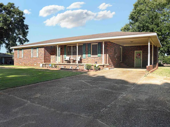 715 Fords Way, Muscle Shoals, AL 35661