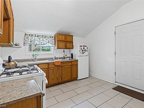 5th image of 3417 Wade Ave