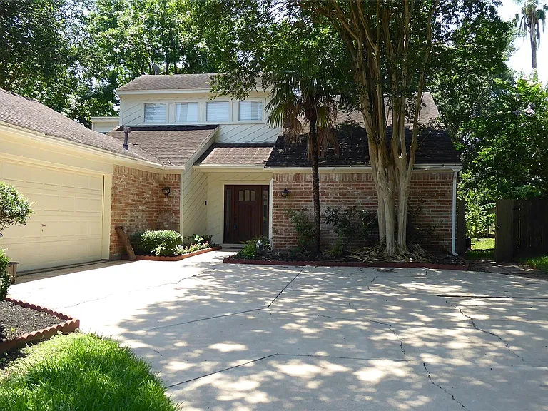 11407 Briar Rose Dr — Photo 2
