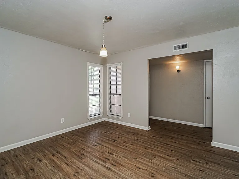 4141 Yellowleaf Dr — Photo 6