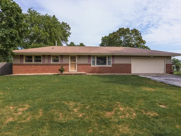 49 E 6th St, El Paso, IL 61738