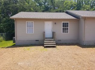 1960 E First St, Crossville, TN 38555