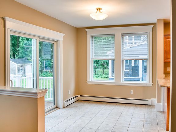 Open Concept - Dining area