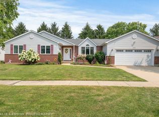 3228 Meadow Trl E, Dekalb, IL 60115