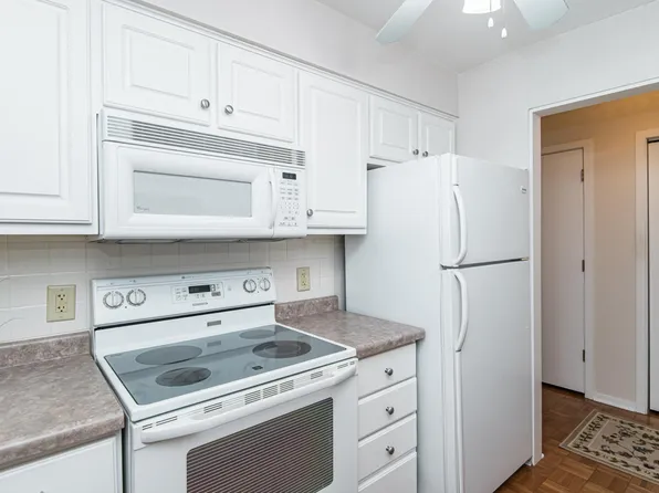 317 6th Ave SW APT 203, Rochester, MN 55902