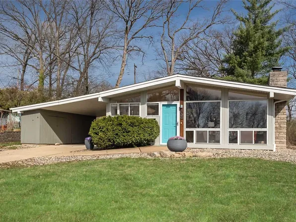 1025 Coffey Ct, Saint Louis, MO 63126
