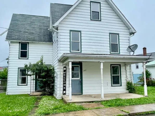121 Maple St, Howard, PA 16841