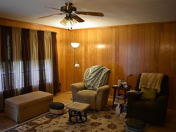 4th image of 548 Shannon Ave