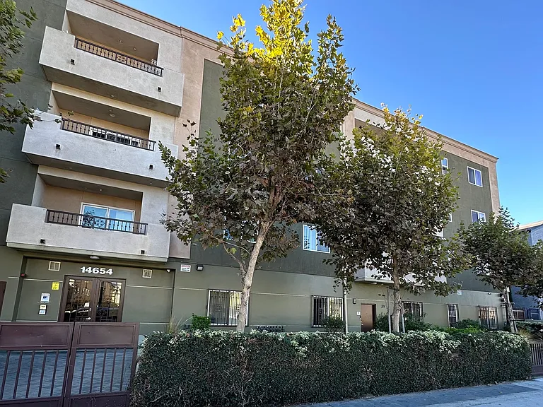 Yaya Nordhoff Apartments — Photo 3