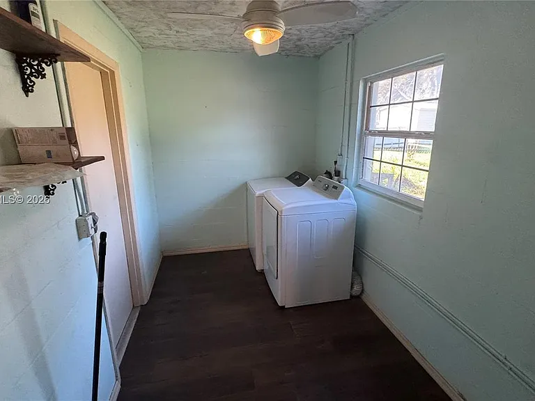 322 W Sample Ave — Photo 6