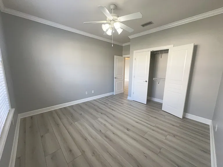 3650 Victoria Dr — Photo 27
