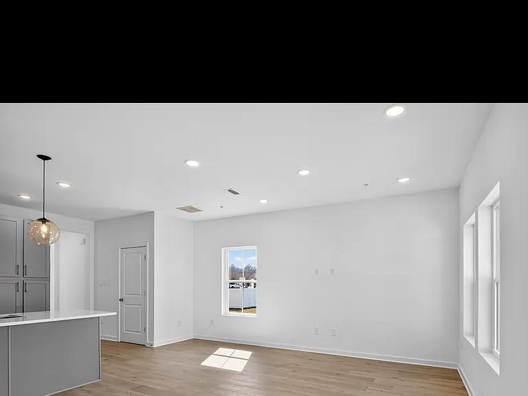 214 Clement Loop — Photo 5