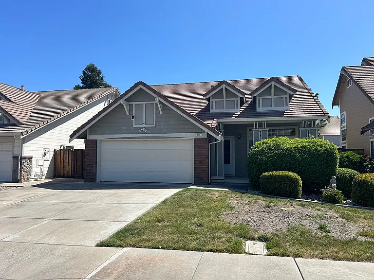 580 Creekwood Ct — Photo 2