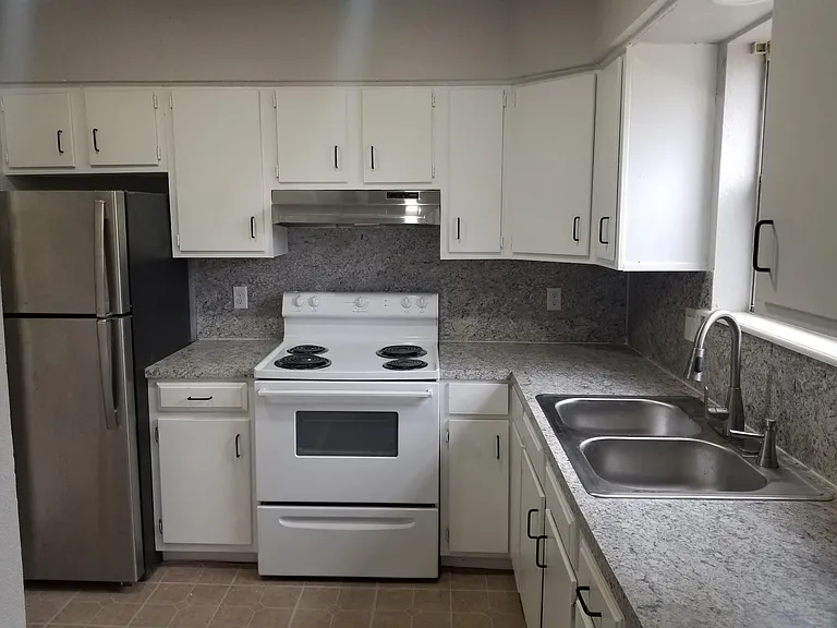 534 Galveston Rd #D — Photo 15