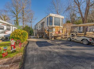 4229 E Pkwy, Gatlinburg, TN 37738