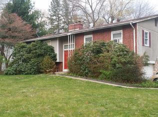 2 Ralph Ln, Hyde Park, NY 12538