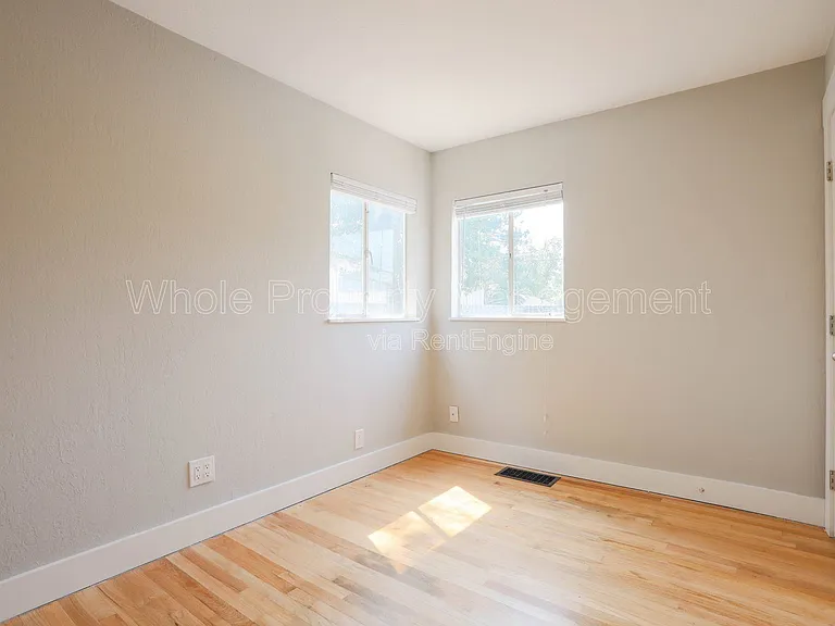 1939 Verbena St — Photo 24