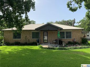 1010 2nd St, Louise, TX 77455