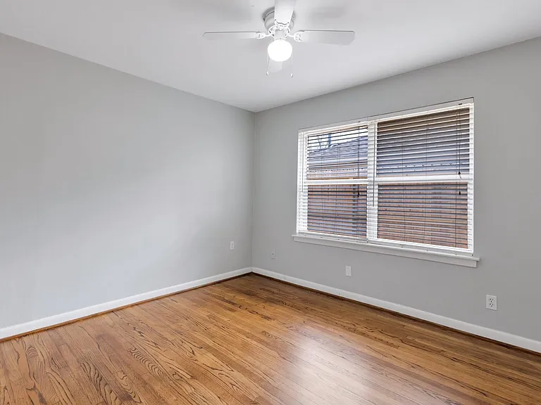 4750 Sanford Rd — Photo 9