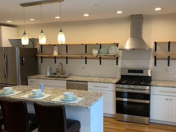 756 E 5th St #2, Boston, MA 02127