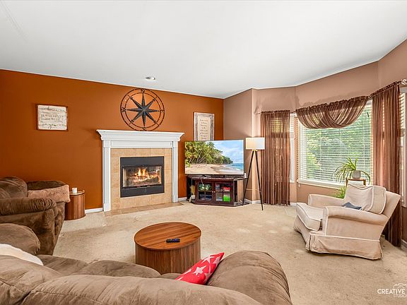 2nd image of 424 Camden Cir