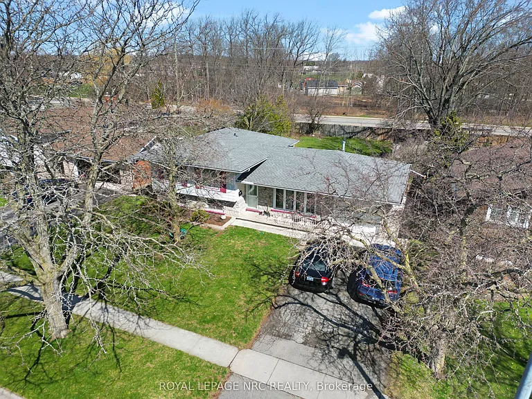 34 Preston Pl #LOWER — Photo 19