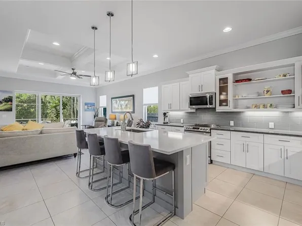 838 95th AVE N, NAPLES, FL 34108