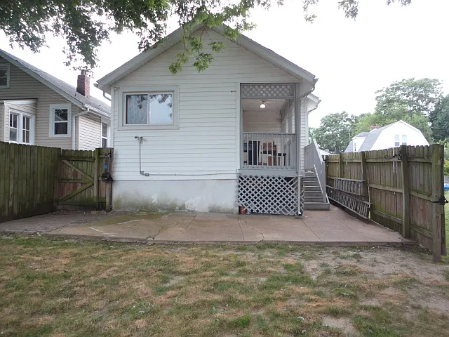 2 bed, 900 sqft, $1,250 — Photo 2