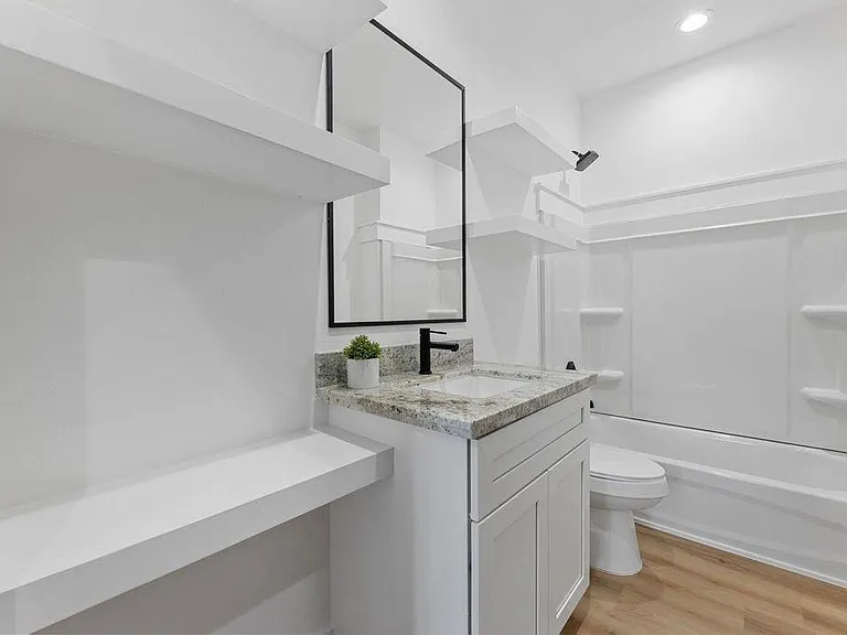 518 Clinton St #A — Photo 17